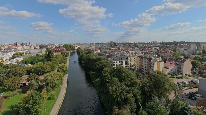 Kadr z filmu 360°: Okole, Brda i ostatni tramwaj — Bydgoszcz z lotu ptaka