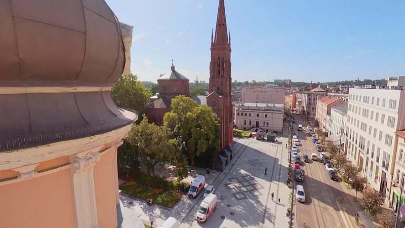 Kadr z filmu 360°: Plac Wolności i Łuczniczka — Bydgoszcz z lotu ptaka